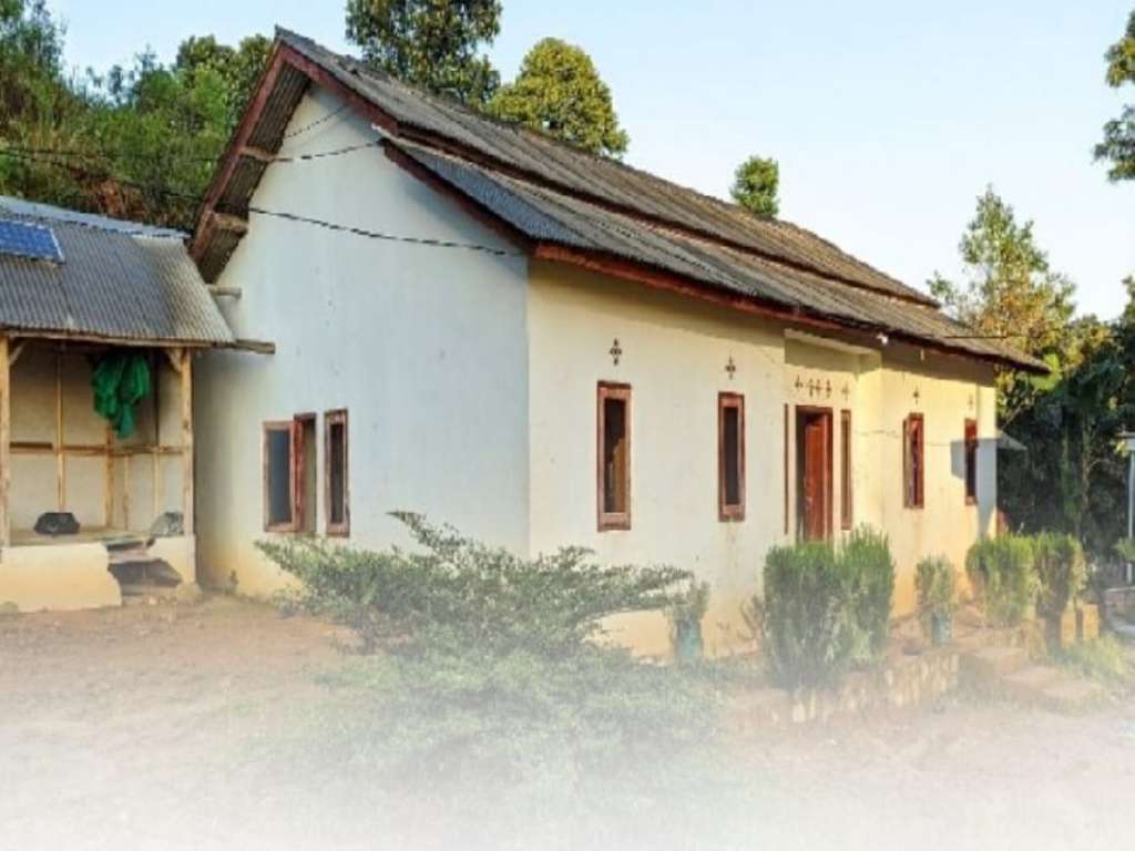 KKN Membangun Desa UNUSIA Renovasi Pesantren