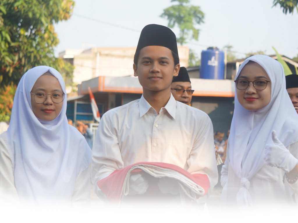 Tim KKN kelompok 11 Digital Herllage Unusia Dipercaya jadi Tim Paskibra Desa Pamegarsari