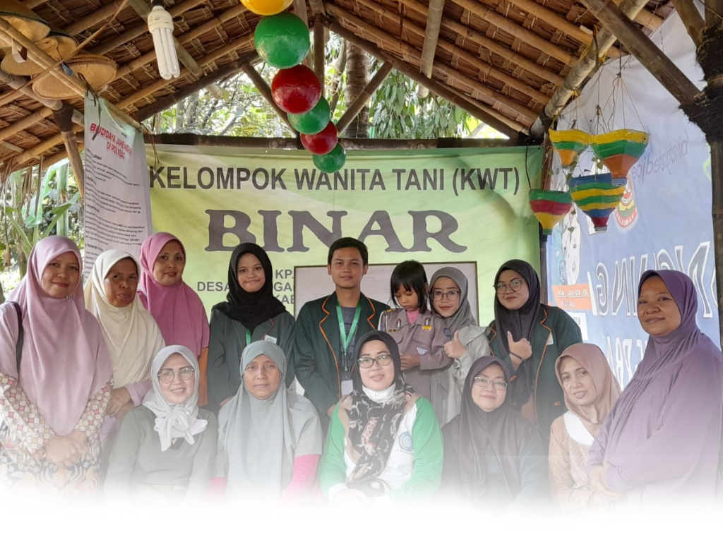 Sosialisasi dan Penerapan Presensi Online Via Gform untuk Keanggotaan Kelompok Wanita Tani Binar di Desa Pamegarsari oleh Tim KKN MD II-11 2022 Mahasiswa Unusia
