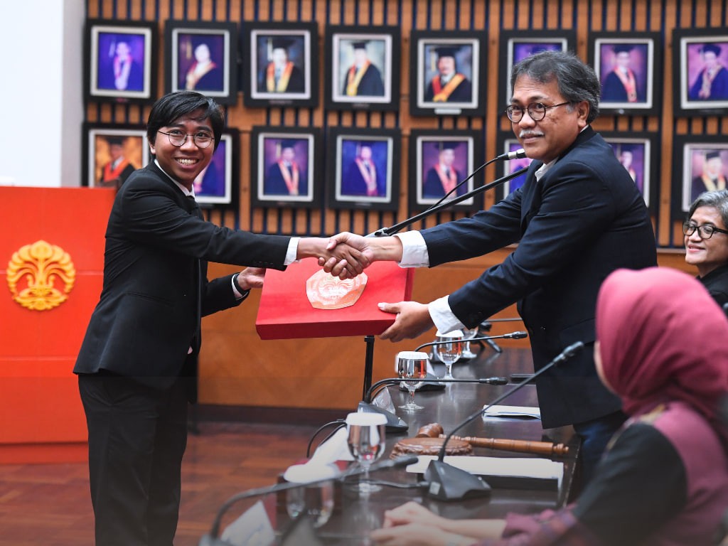 Kaji Pengalaman Perempuan sebagai Sumber Pengetahuan, Faiz Maulana Gondol Gelar Doktor