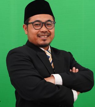Dr. Moh. Yusni Amru Ghozali, M.Ag.
